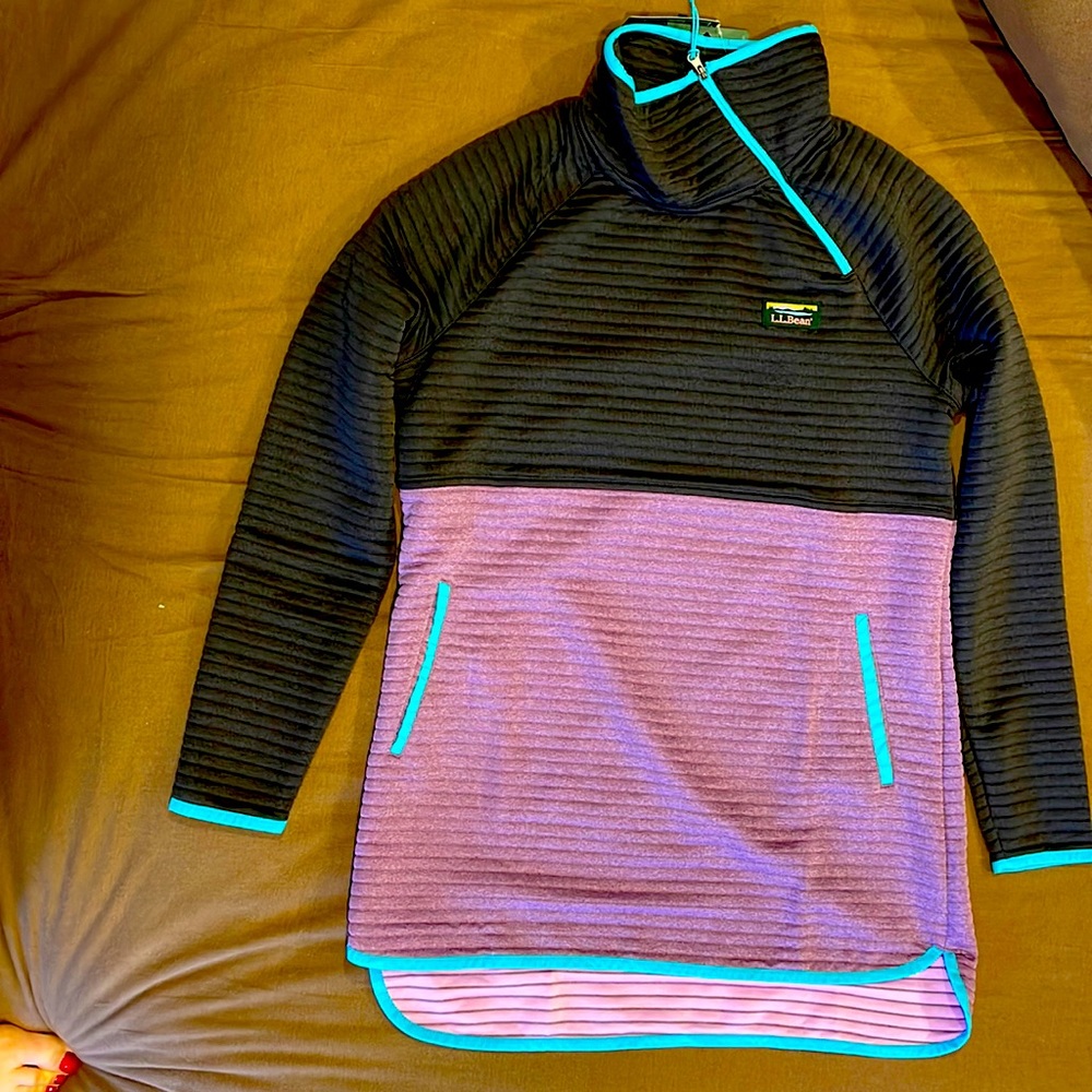 New with tags air light llbean asymmetrical sweatshirt